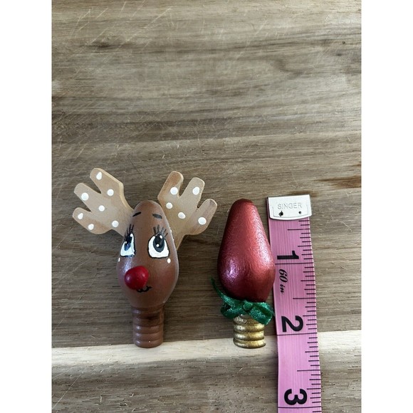 Handmade Set Of Wood Christmas Red Lightbulb & Rudolph Reindeer Brooch Pins - Picture 3 of 3